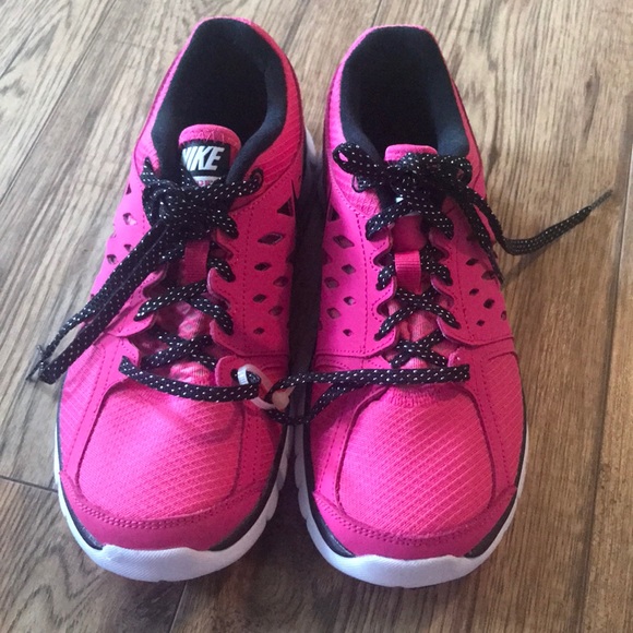 Pink Nike running shoes - NEW w/out box - Picture 2 of 6